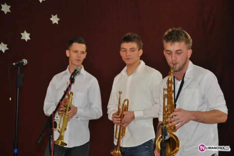 Szkolne kolędowanie nową tradycją - zdjęcie 4