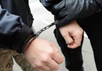 Wieczorna akcja kryminalnych na osiedlu. Zatrzymano mężczyznę - zdjęcie główne