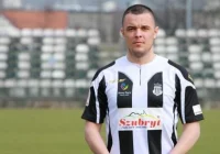 Znany i kontrowersyjny piłkarz zagra w V lidze? - zdjęcie główne