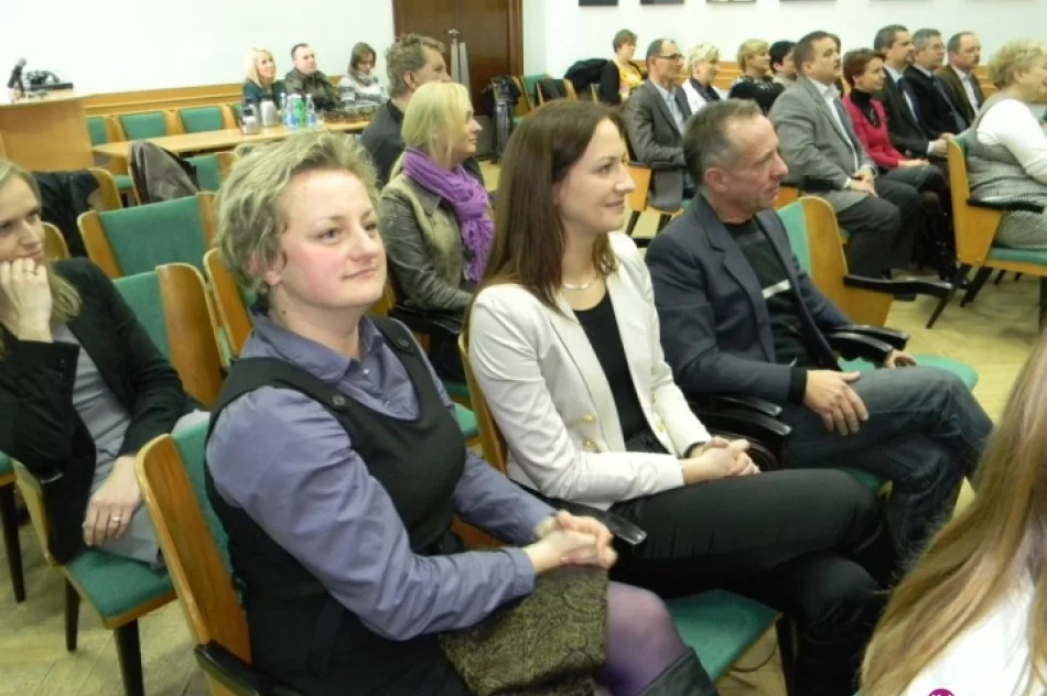 Uczniowie poprowadzili konferencję prasową - zdjęcie 3