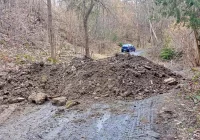 Spór gminy i właściciela działki pozbawił mieszkańców dojazdu do domów - zdjęcie główne