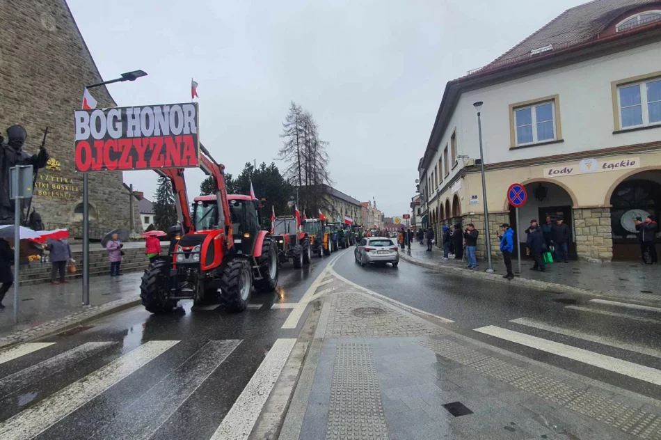 Ogromna manifestacja rolników w Limanowej (ZAPIS TRANSMISJi) - zdjęcie 9