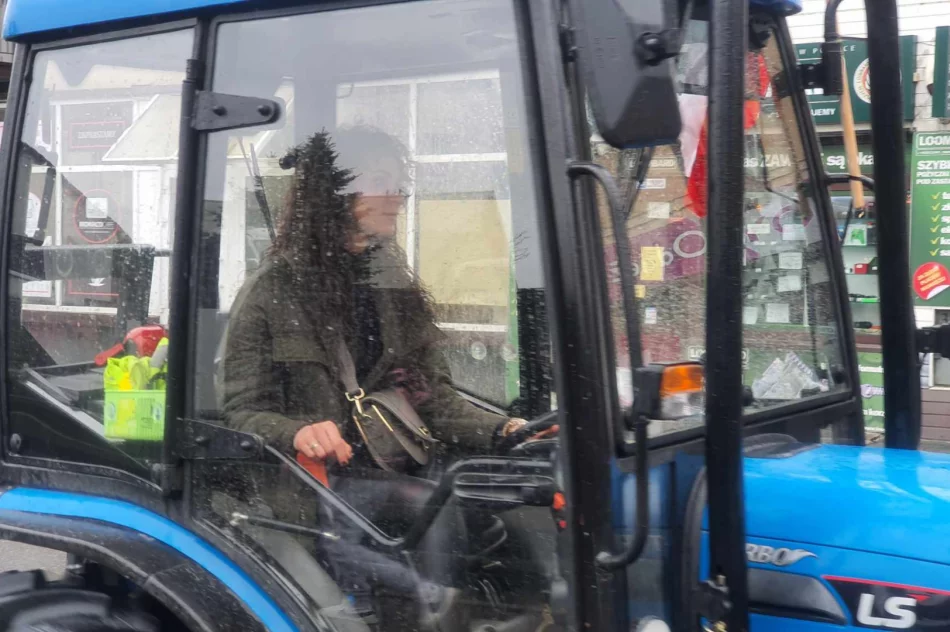Ogromna manifestacja rolników w Limanowej (ZAPIS TRANSMISJi) - zdjęcie 11