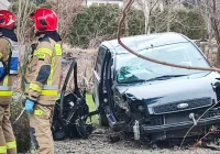 Zasłabnięcie kierowcy przyczyną uderzenia w drzewo i budynek - zdjęcie główne