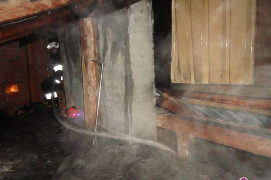 Pożar poddasza murowanego budynku - zdjęcie 3