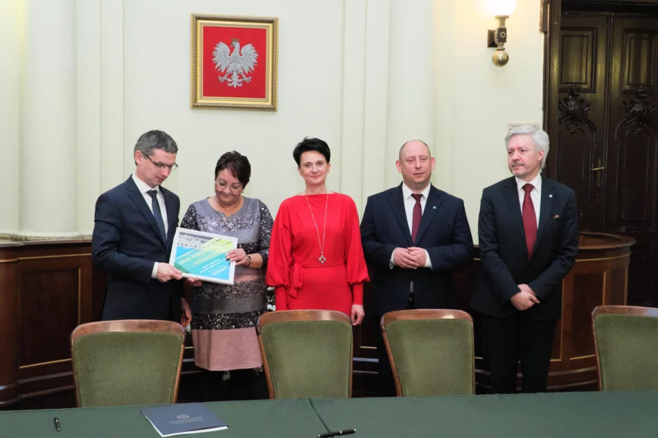 16 mln zł dla samorządów na inwestycje drogowe - zdjęcie 20
