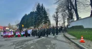 Tłumy żegnały zmarłego kapłana (ZDJĘCIA) - zdjęcie 5