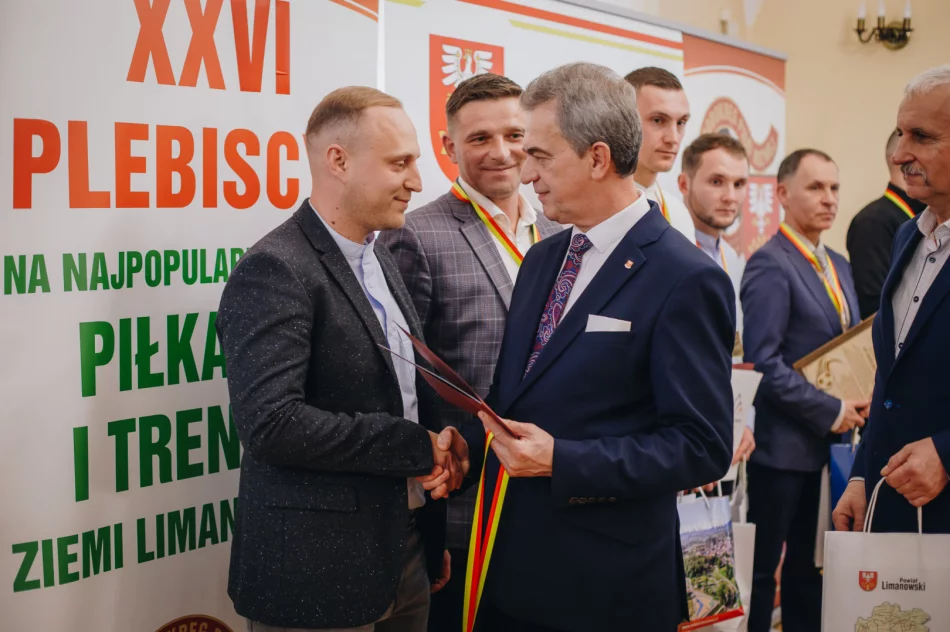 Wyniki piłkarskiego plebiscytu: najlepsi piłkarze, trenerzy i drużyna roku - zdjęcie 2