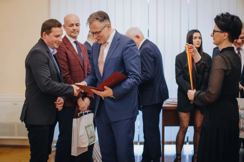 Wyniki piłkarskiego plebiscytu: najlepsi piłkarze, trenerzy i drużyna roku - zdjęcie 4