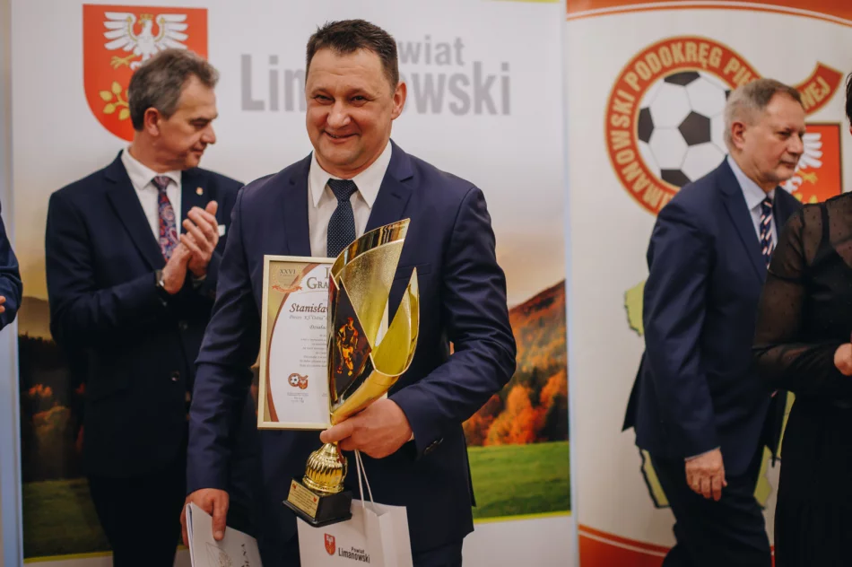 Wyniki piłkarskiego plebiscytu: najlepsi piłkarze, trenerzy i drużyna roku - zdjęcie 7