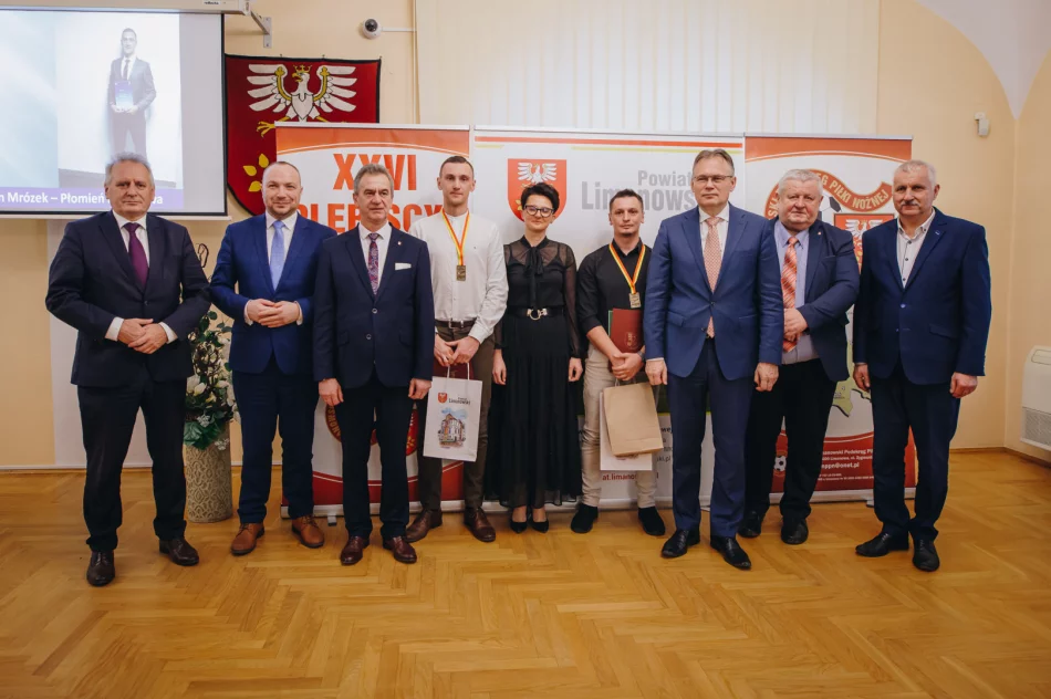 Wyniki piłkarskiego plebiscytu: najlepsi piłkarze, trenerzy i drużyna roku - zdjęcie 9