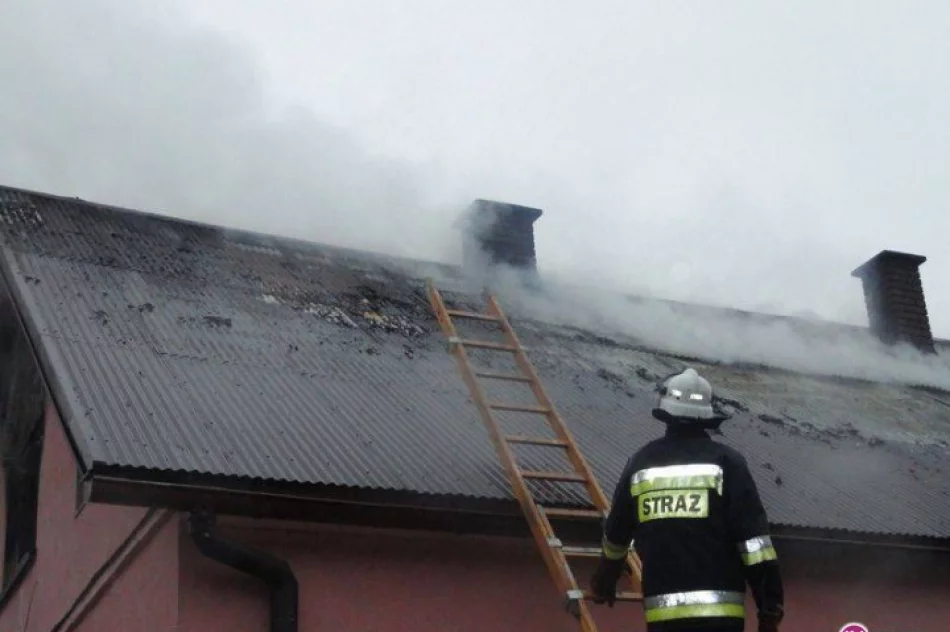 Ogień strawił dom - straty wynoszą około 150 tys. zł - zdjęcie 4