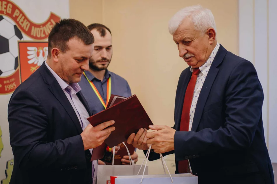 Plebiscyt wyłonił najlepszych piłkarzy, trenerów i drużynę roku - zdjęcie 3