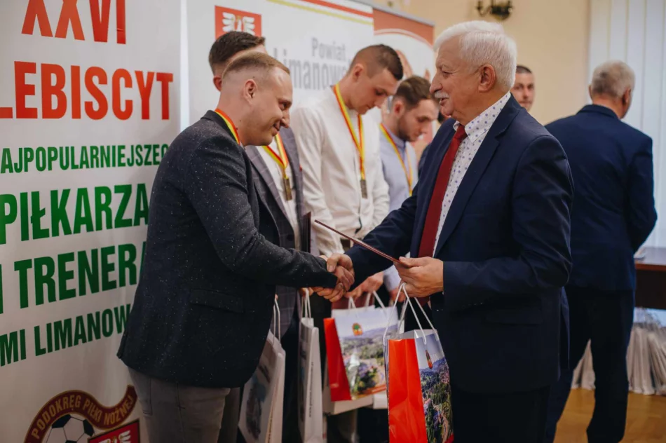 Plebiscyt wyłonił najlepszych piłkarzy, trenerów i drużynę roku - zdjęcie 6