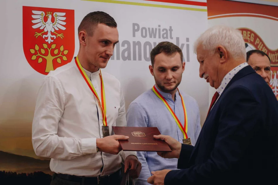 Plebiscyt wyłonił najlepszych piłkarzy, trenerów i drużynę roku - zdjęcie 11