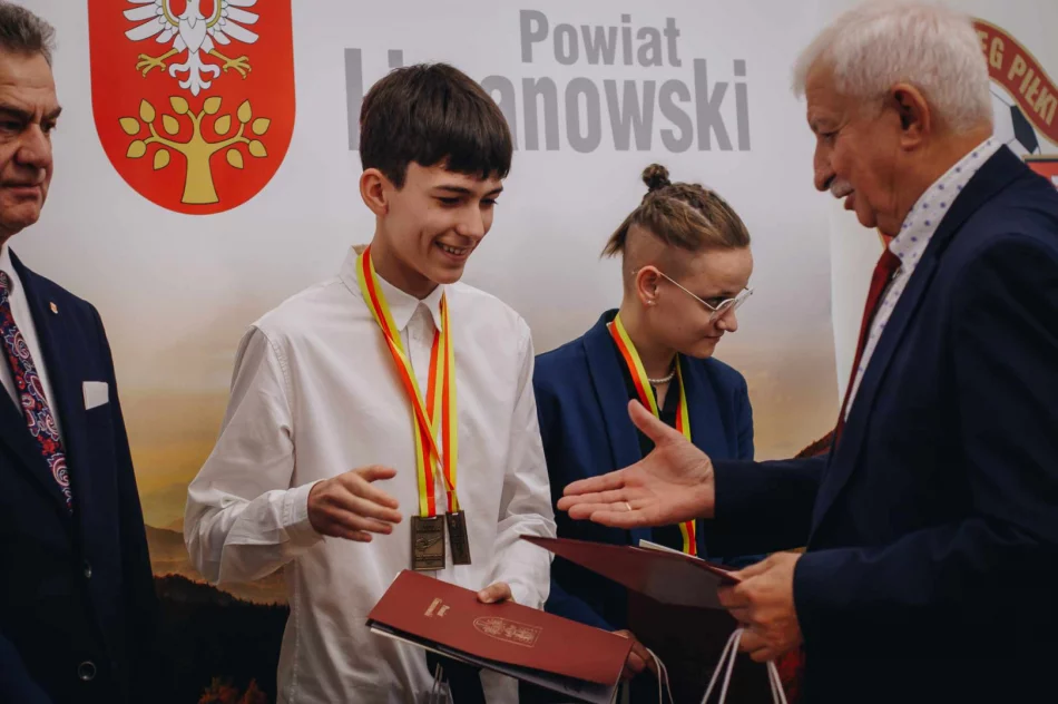 Plebiscyt wyłonił najlepszych piłkarzy, trenerów i drużynę roku - zdjęcie 12