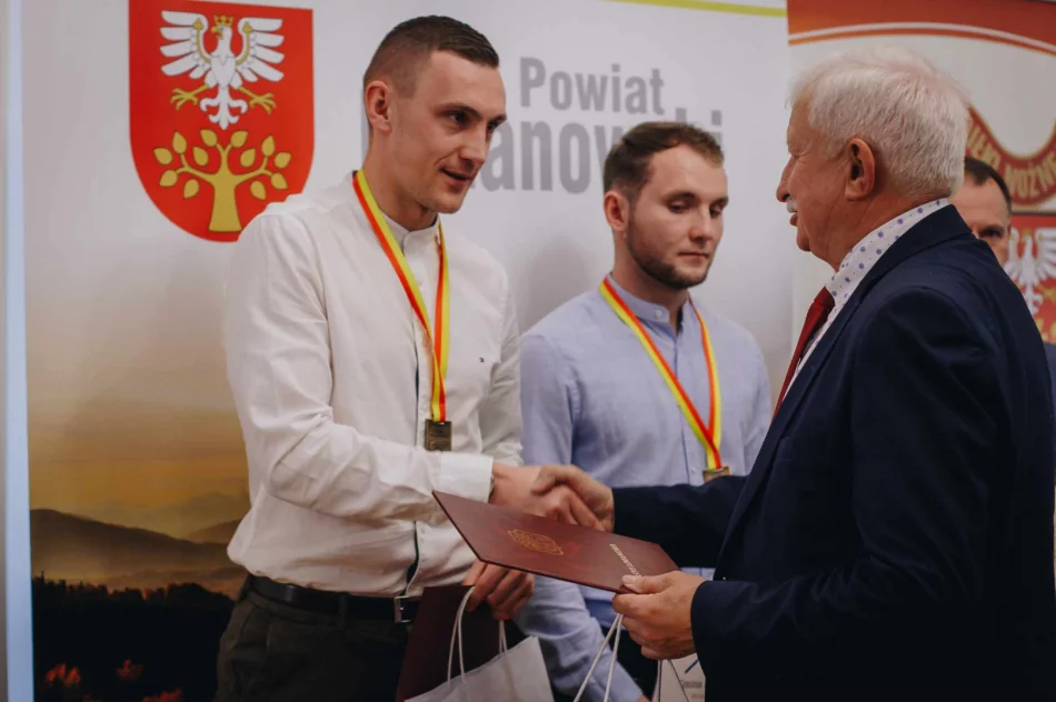 Plebiscyt wyłonił najlepszych piłkarzy, trenerów i drużynę roku - zdjęcie 13