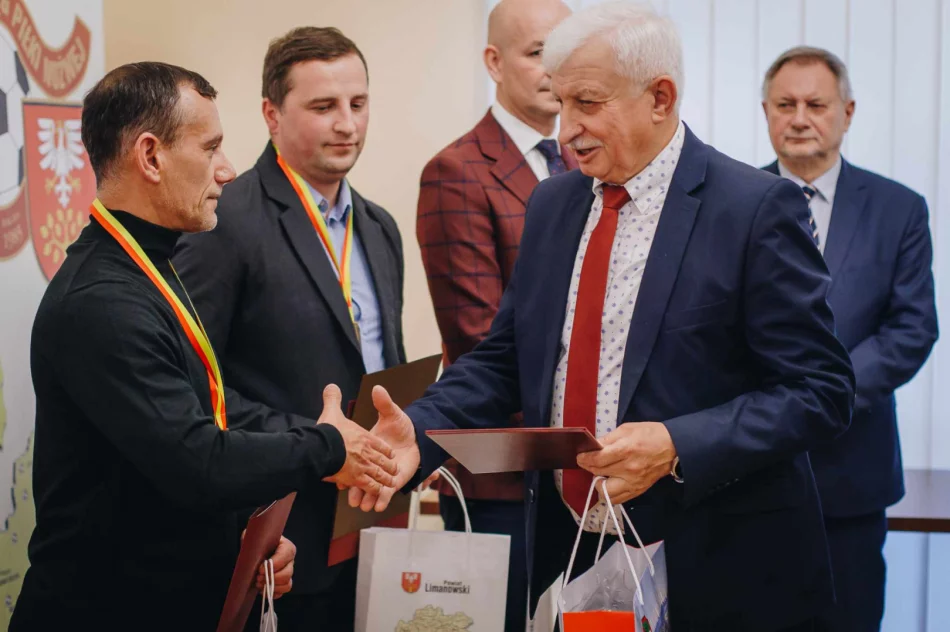 Plebiscyt wyłonił najlepszych piłkarzy, trenerów i drużynę roku - zdjęcie 14