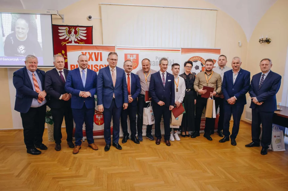 Plebiscyt wyłonił najlepszych piłkarzy, trenerów i drużynę roku - zdjęcie 15