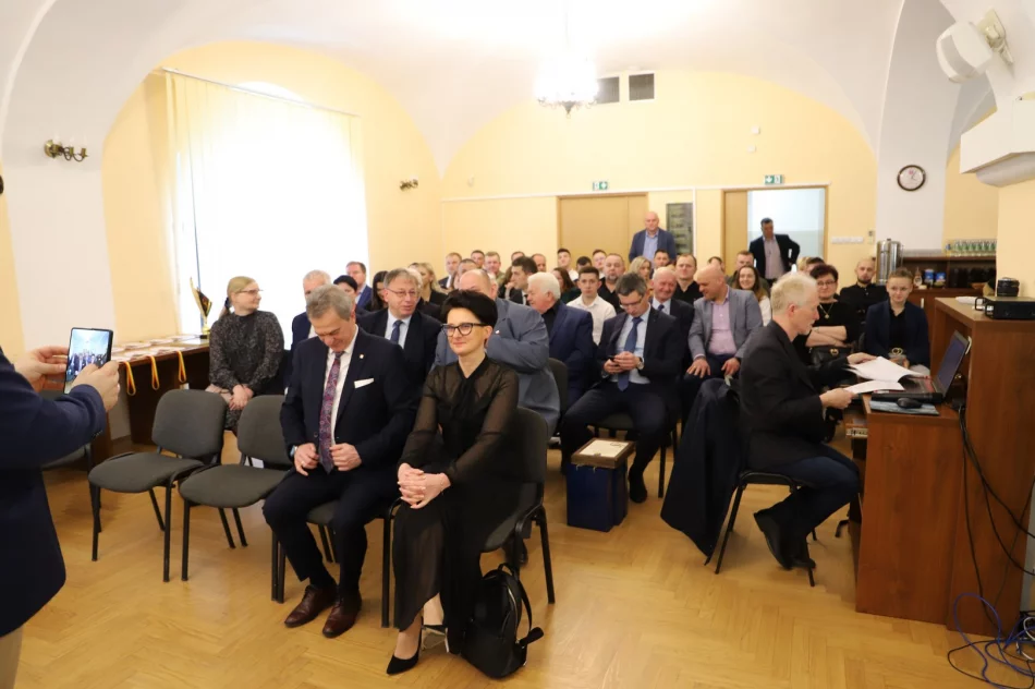 Wybrano najlepszego piłkarza i trenera ziemi Limanowskiej 2023 - zdjęcie 12