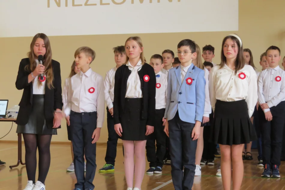 Akademia upamiętniająca Żołnierzy Wyklętych w Szkole Podstawowej Nr 1 w Starej Wsi - zdjęcie 19
