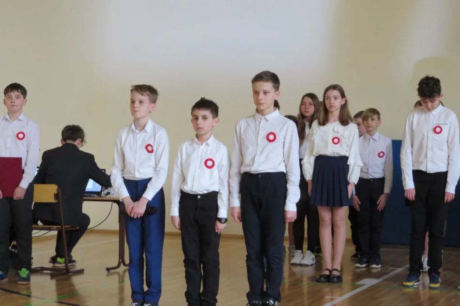 Akademia upamiętniająca Żołnierzy Wyklętych w Szkole Podstawowej Nr 1 w Starej Wsi - zdjęcie 20