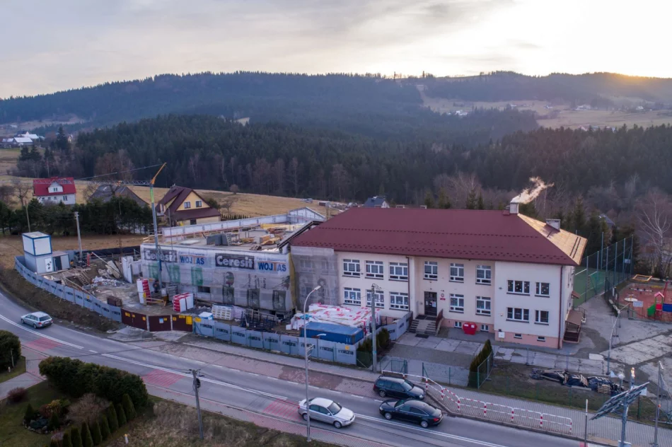 Postępy przy rozbudowie Szkoły Podstawowej nr 2 w Siekierczynie - zdjęcie 5