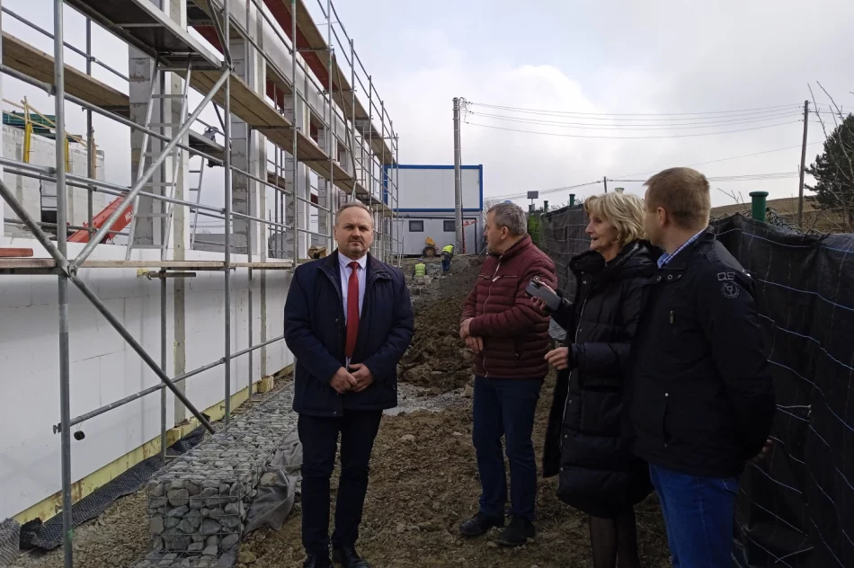 Postępy przy rozbudowie Szkoły Podstawowej nr 2 w Siekierczynie - zdjęcie 11