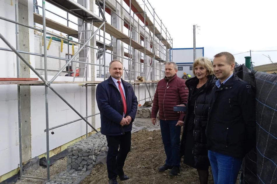 Postępy przy rozbudowie Szkoły Podstawowej nr 2 w Siekierczynie - zdjęcie 12