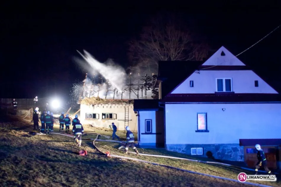 Płonął budynek gospodarczy, uratowano dom - zdjęcie 3
