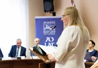 Burmistrz z dyplomem kontrowersyjnej uczelni Collegium Humanum - zdjęcie główne