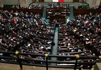 Sejm przyjął uchwałę w sprawie Trybunału Konstytucyjnego. Jak głosowali nasi posłowie? - zdjęcie główne