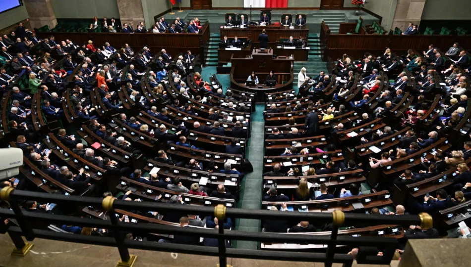 Sejm przyjął uchwałę w sprawie Trybunału Konstytucyjnego. Jak głosowali nasi posłowie? - zdjęcie 1
