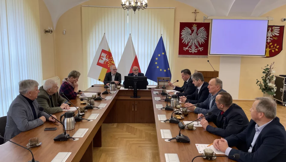 Posiedzenie Powiatowej Rady Rynku Pracy w Limanowej - zdjęcie 1
