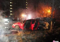 Pożar na parkingu - z dymem poszło 30 tys. zł - zdjęcie główne