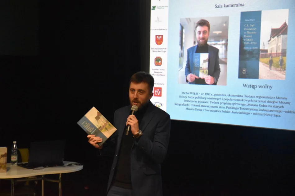 Spotkanie z Michałem Wójcikiem i jego książką w Miejskiej Bibliotece Publicznej w Limanowej - zdjęcie 9