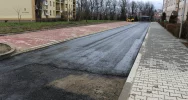 Dobiega końca remont placów i dróg wewnętrznych przy blokach na os. Zygmunta Augusta - zdjęcie 2