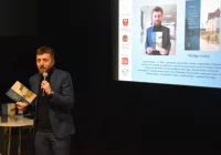 Spotkanie z Michałem Wójcikiem i jego książką w Miejskiej Bibliotece Publicznej w Limanowej - zdjęcie główne