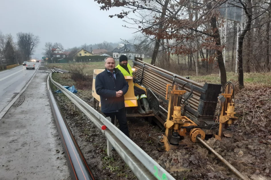 Ostatnie metry do połączenia sieci kanalizacyjnej w Sowlinach i Łososinie Górnej - zdjęcie 2
