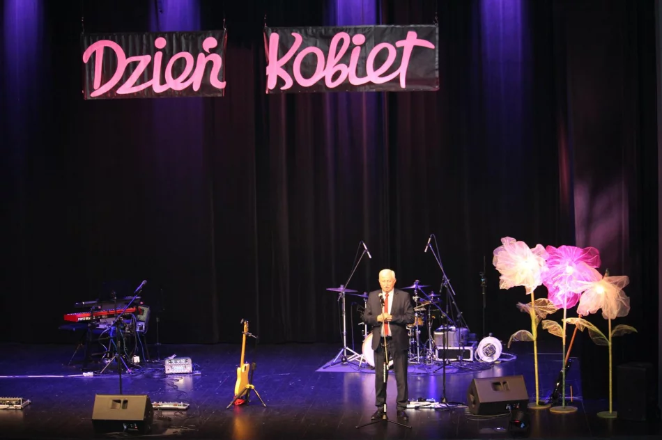 Koncert „Piosenki Mistrzów” z okazji Dnia Kobiet odbył się w LDK - zdjęcie 4