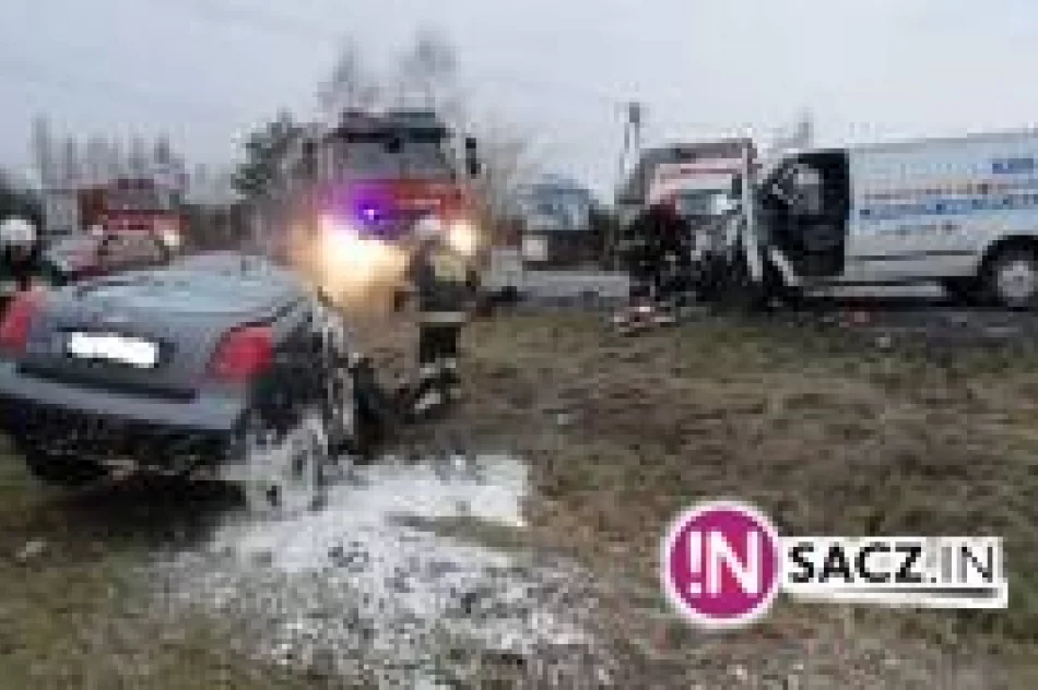 Wypadek na krajówce - cztery osoby ranne - zdjęcie 4