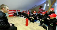 Odwiedziny Młodzieżowej Drużyny Pożarniczej OSP Wysokie w Państwowej Straży Pożarnej w Limanowej - zdjęcie 4
