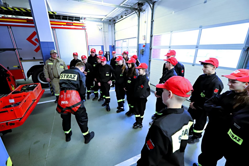 Odwiedziny Młodzieżowej Drużyny Pożarniczej OSP Wysokie w Państwowej Straży Pożarnej w Limanowej - zdjęcie 7