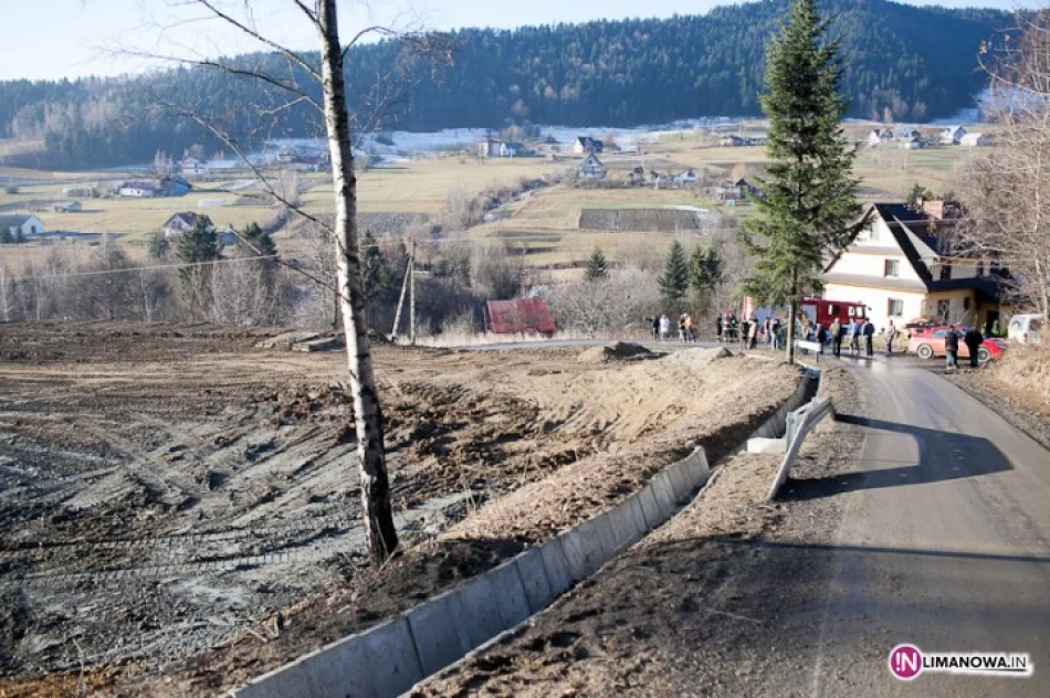 Pęka asfalt, boją się, że stracą dojazd - zdjęcie 2