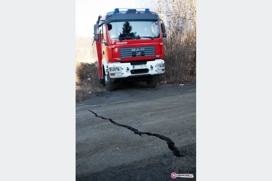 Pęka asfalt, boją się, że stracą dojazd - zdjęcie 3