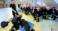 Młodzieżowa OSP odwiedziła komendę (ZDJĘCIA) - zdjęcie 2