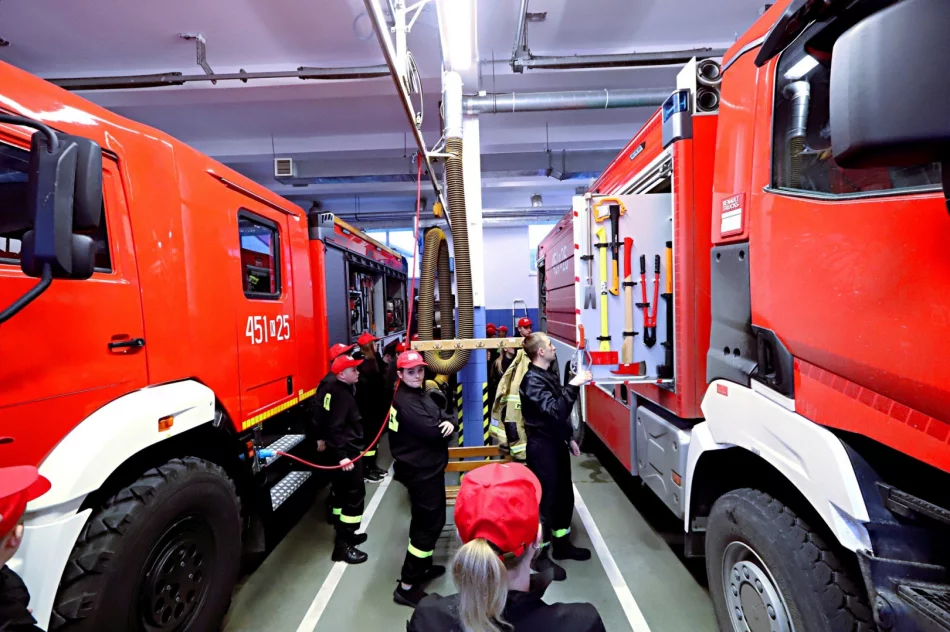Młodzieżowa OSP odwiedziła komendę (ZDJĘCIA) - zdjęcie 10