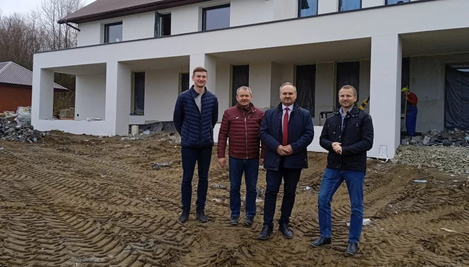 Prace przy rozbudowie budynku wielofunkcyjnego w Mordarce idą pełną parą - zdjęcie 1