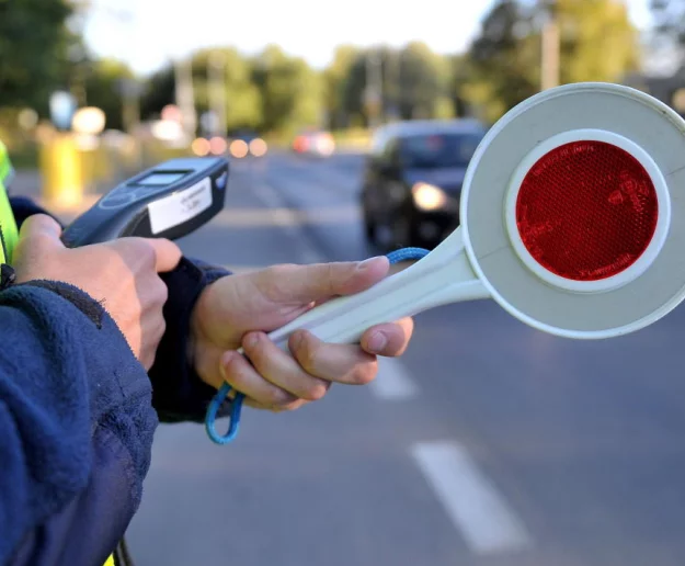 Od czwartku na drogach będzie więcej policyjnych patroli - zdjęcie główne