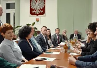 Agitacja w urzędzie? Powiadomiono policję (WIDEO) - zdjęcie główne